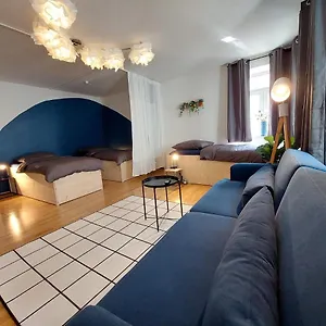 Apartment Viel Platz Fuer Gruppen Inkl. Waschmaschine, Hochstuhl Und Playstation Mitten In Der Altstadt, Amberg